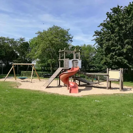 Casa de Férias 6-persoons Met Omheinde Tuin Vlakbij Strand, Hond Welkom