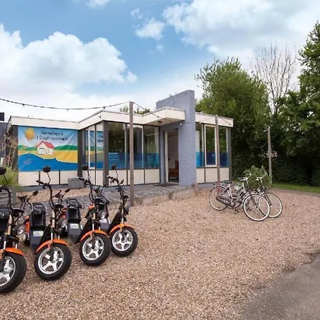 Vakantiehuis Comfortabel 6-persoons Nabij Strand, Bos, Duinen En Warmenhuizen
