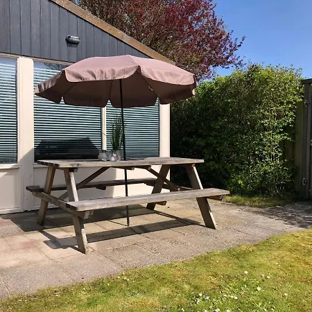 Vakantiehuis Comfortabel 6-persoons Nabij Strand, Bos, Duinen En *
