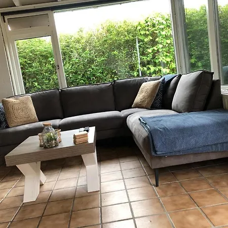 Vakantiehuis Comfortabel 6-persoons Nabij Strand, Bos, Duinen En *