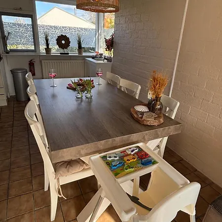 6-persoons Met Omheinde Tuin Vlakbij Strand, Hond Welkom *