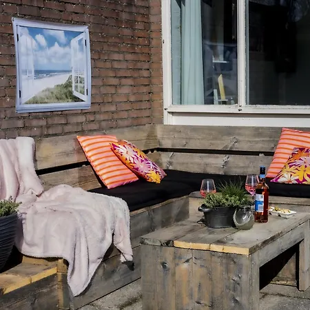 6-persoons Met Omheinde Tuin Vlakbij Strand, Hond Welkom * Warmenhuizen