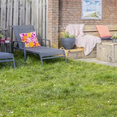 6-persoons Met Omheinde Tuin Vlakbij Strand, Hond Welkom Holiday home *