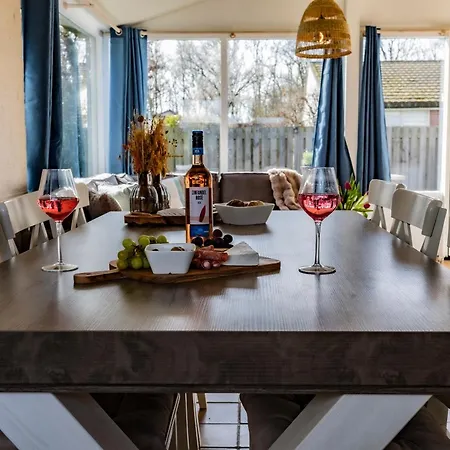 6-Persoons Huis Met Omheinde Tuin Vlakbij Strand, Hond Welkom * Warmenhuizen