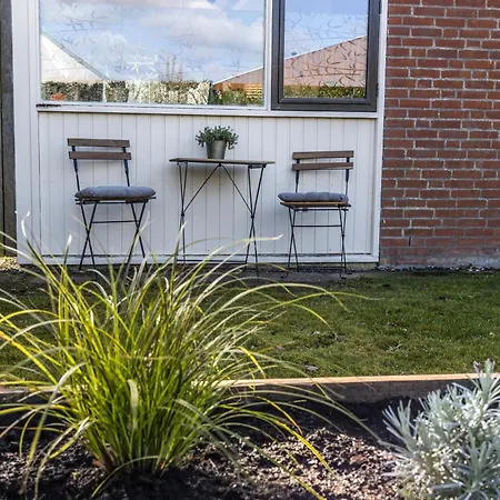 6-persoons Met Omheinde Tuin Vlakbij Strand, Hond Welkom Casa vacanze Warmenhuizen