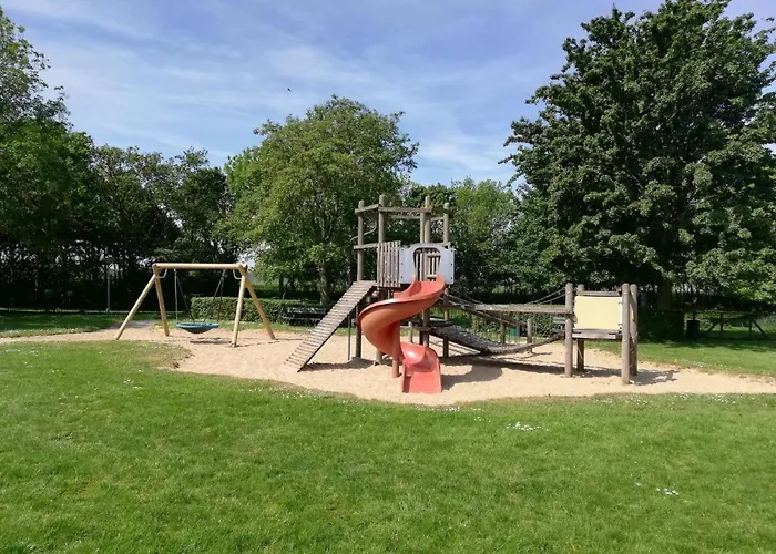 Semesterbostad 6-persoons Met Omheinde Tuin Vlakbij Strand, Hond Welkom
