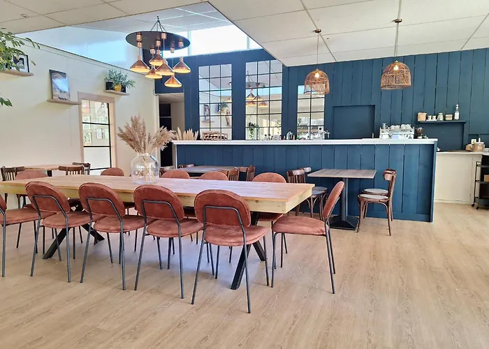 6-persoons Met Omheinde Tuin Vlakbij Strand, Hond Welkom *