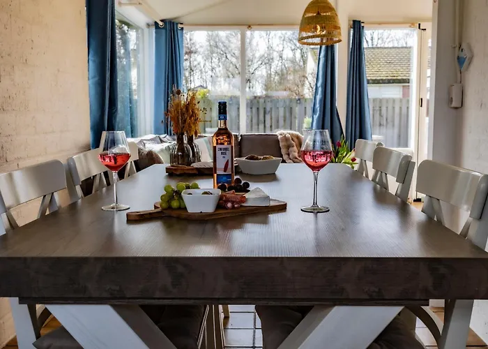 6-Persoons Huis Met Omheinde Tuin Vlakbij Strand, Hond Welkom * Warmenhuizen