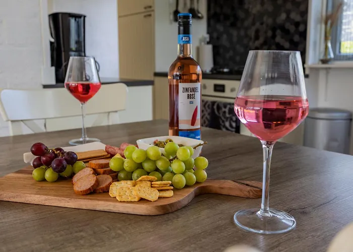 Semesterbostad 6-persoons Met Omheinde Tuin Vlakbij Strand, Hond Welkom *