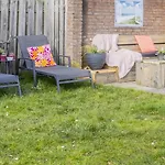6-persoons Met Omheinde Tuin Vlakbij Strand, Hond Welkom Holiday home *