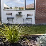 6-persoons Met Omheinde Tuin Vlakbij Strand, Hond Welkom Holiday home Warmenhuizen