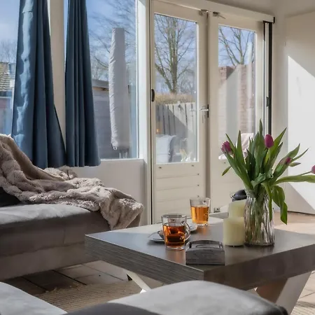 6-Persoons Huis Met Omheinde Tuin Vlakbij Strand, Hond Welkom * Warmenhuizen