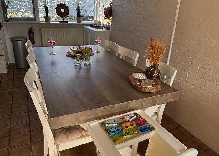 6-Persoons Huis Met Omheinde Tuin Vlakbij Strand, Hond Welkom *